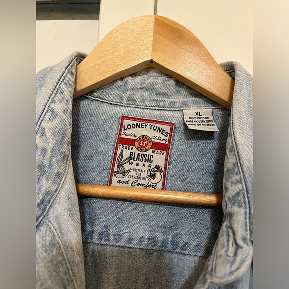 Vintage looney tunes denim button down shirt - Picture 5 of 5